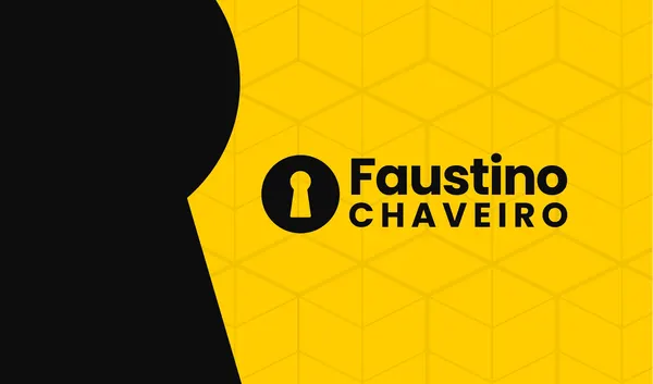 Cartão de visita horizontal com fundo amarelo vibrante e padrão geométrico. Um círculo preto com um ícone de chave estilizado e o texto 'Faustino CHAVEIRO' em preto se destacam. Design moderno e profissional para serviços de chaveiro.