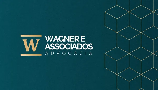 Cartão de visita digital para escritório de advocacia, com fundo azul petróleo, logo dourado em 'W' estilizado e nome 'WAGNER E ASSOCIADOS ADVOCACIA' em branco. O design inclui um padrão geométrico de cubos interligados em linhas douradas no lado direito.