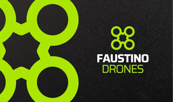 Cartão de visita horizontal com fundo preto texturizado. Apresenta um logotipo verde vibrante no canto superior direito com o nome da empresa "FAUSTINO DRONES" abaixo. Um padrão abstrato de círculos verdes interligados domina o lado esquerdo.