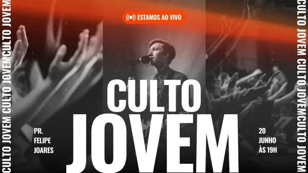 Banner horizontal com a frase 'CULTO JOVEM' em destaque, em letras brancas e grossas, sobre um fundo preto e laranja. Ao centro, a foto de um jovem pregador com um microfone. Ao lado, uma multidão com as mãos levantadas em adoração. Informações de data e hora visíveis.